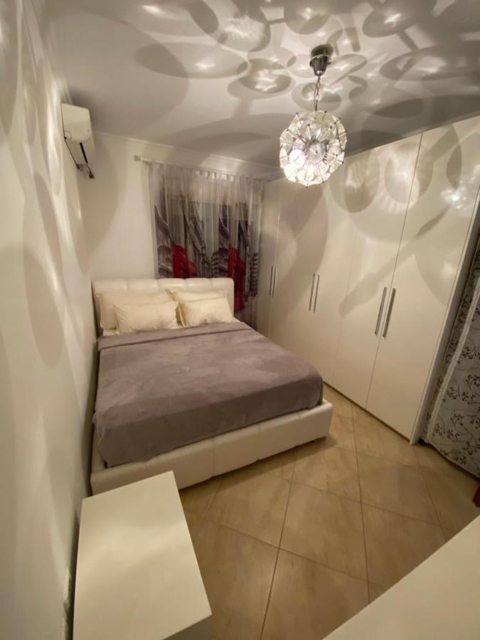 Chlo Apartment 3 Tiranë Luaran gambar