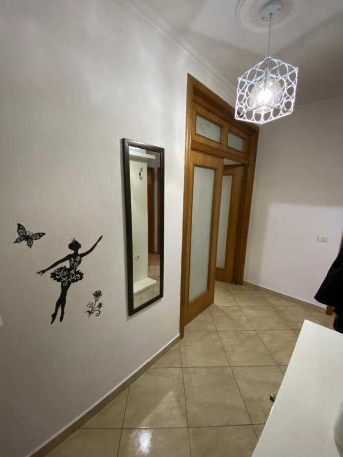 Chlo Apartment 3 Tiranë Luaran gambar